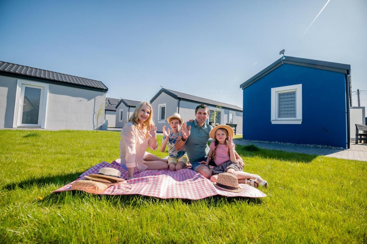 Scandi Village Затор Екстериор снимка
