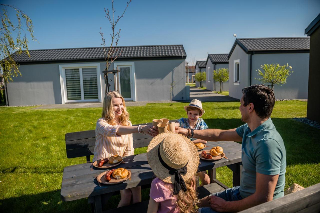 Scandi Village Затор Екстериор снимка